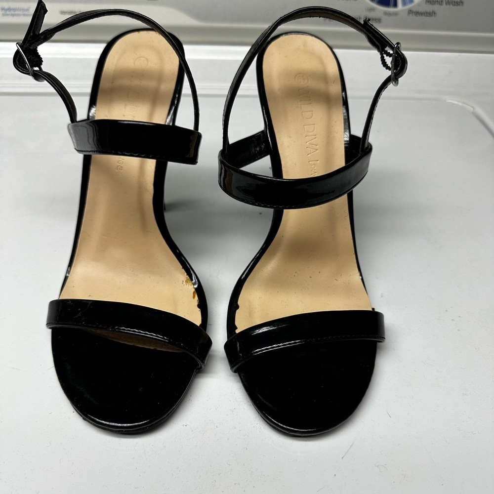 🖤Black faux patent leather stilettos🖤